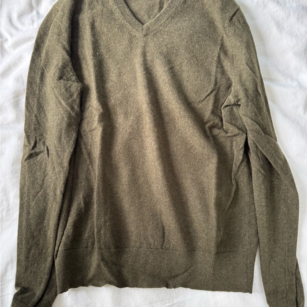 Club Monaco Cashmere Khaki V-Neck Men's Sweater